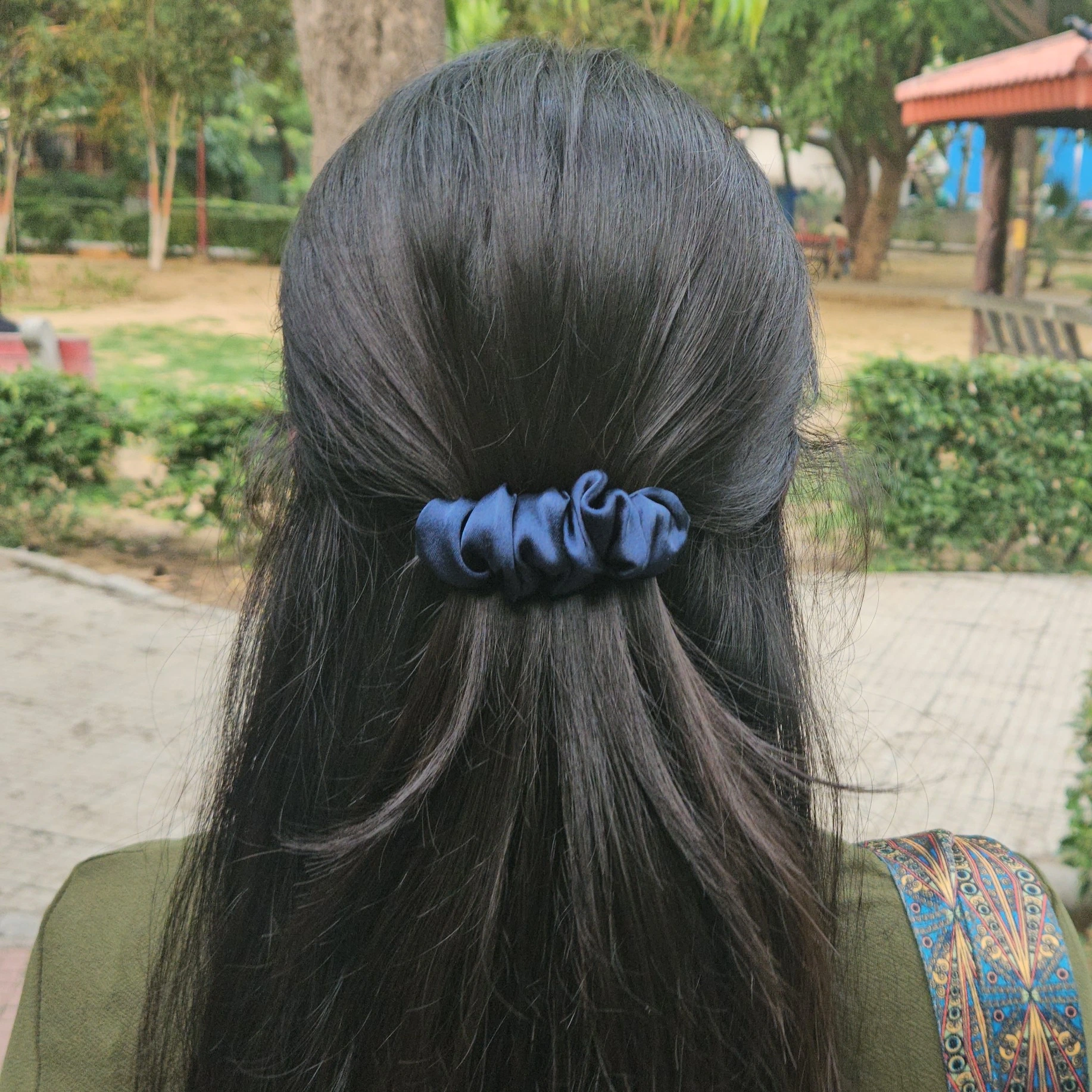 Premium Satin Snail Barrette Clips Combo – Pack of 4 (Dark Blue, Baby Pink, Blue, Beige) - Image 3